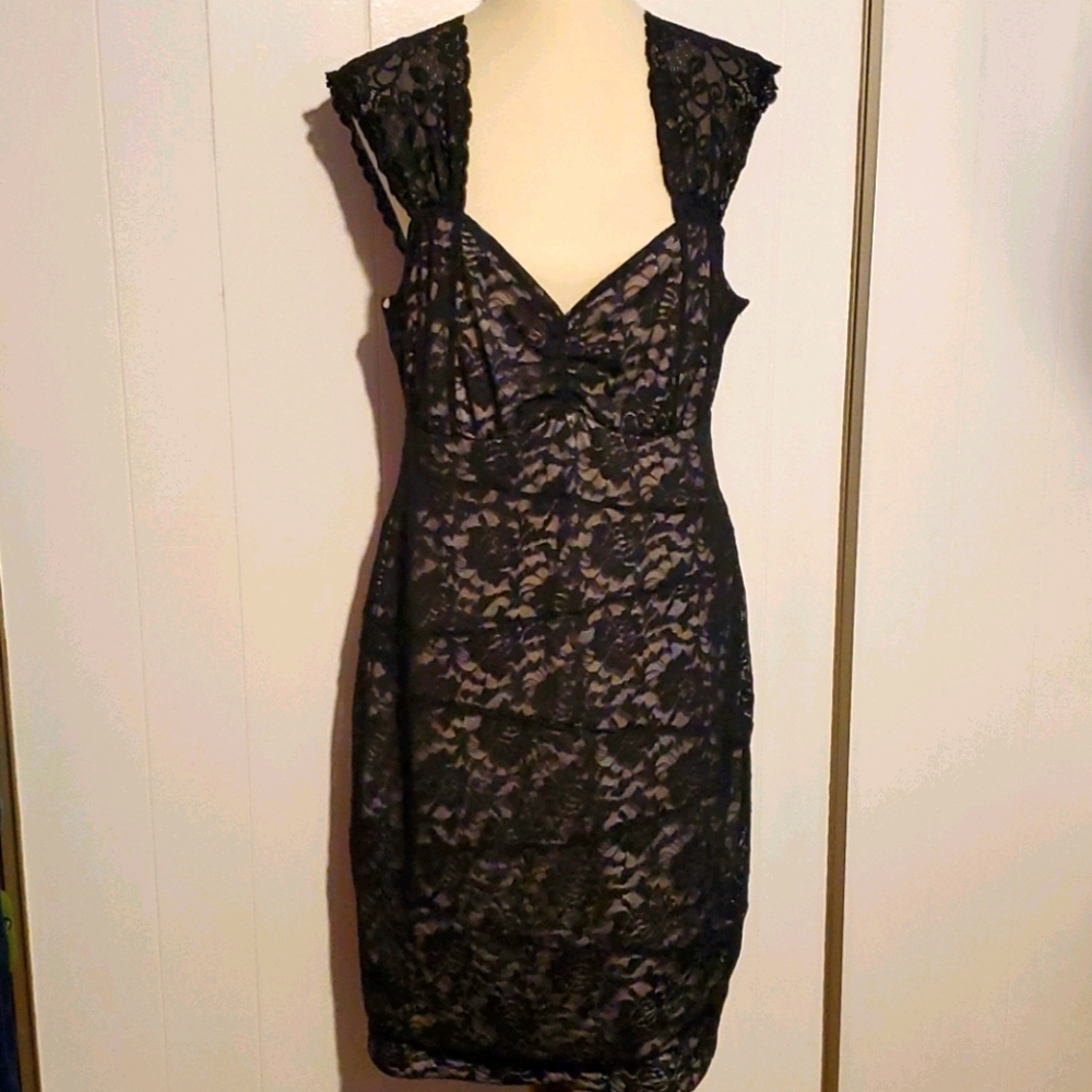 EUC Gorgeous Vintage Black Lace Bodycon Dress